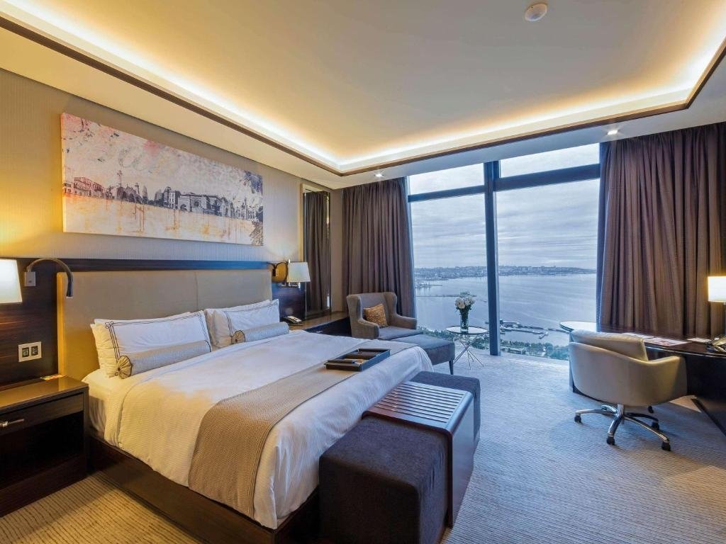 Двухместный люкс Signature Fairmont Gold с видом на море Отель Fairmont Baku at the Flame Towers