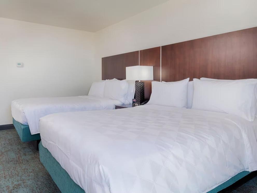 Четырёхместный номер Standard Holiday Inn Resort Daytona Beach Oceanfront, an IHG Hotel