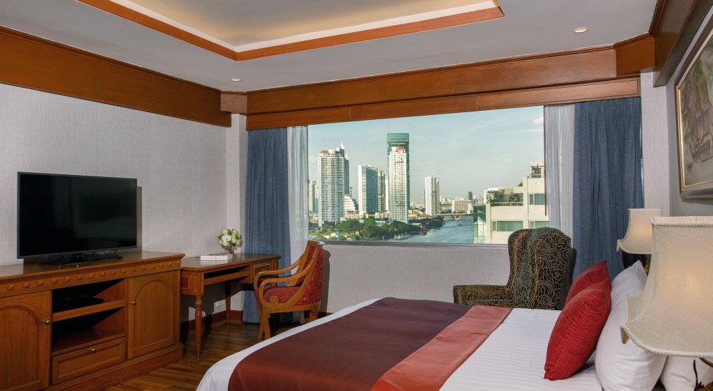 Четырёхместный люкс Terrace Executive Ramada Plaza by Wyndham Bangkok Menam Riverside
