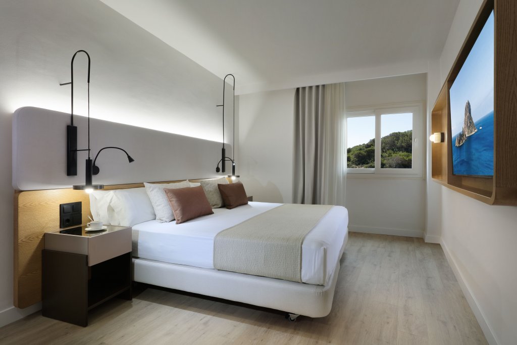 Двухместный полулюкс Grand Palladium Palace Ibiza Resort & Spa