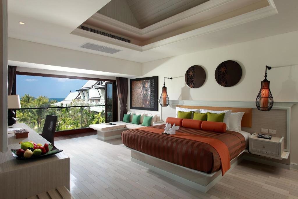 Suite De lujo con vista a la piscina Natai Beach Resort