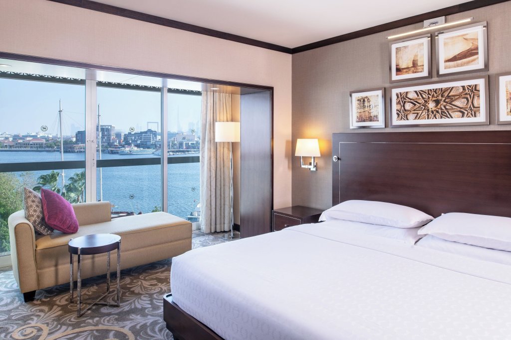 Двухместный люкс Royal с видом на воду Sheraton Dubai Creek Hotel & Towers