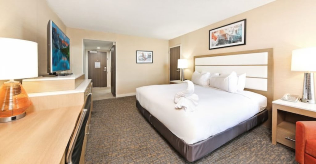 2 Room Double Suite DoubleTree by Hilton Virginia Beach