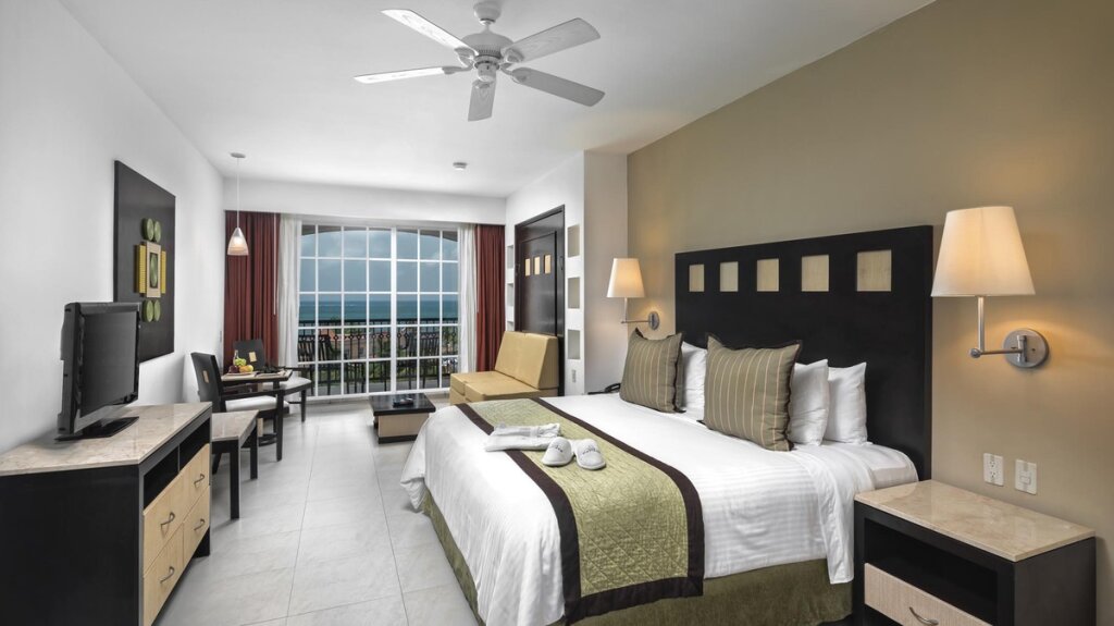 Двухместный полулюкс Platinum Hotel Marina El Cid Spa & Beach Resort