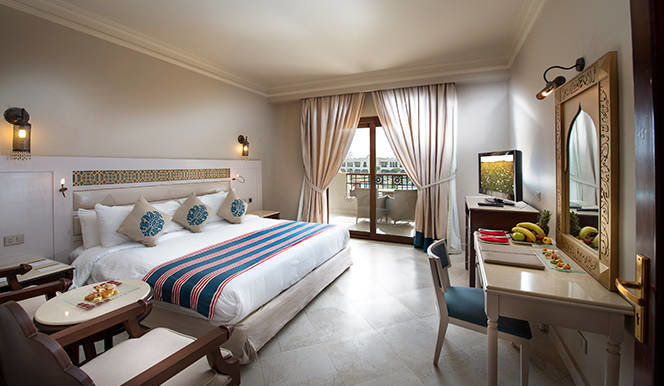 Люкс семейный с красивым видом из окна Sunrise Arabian Beach Resort