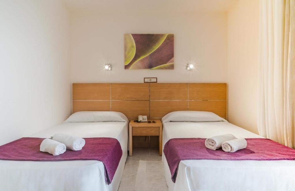 2 Bedrooms Quadruple Suite with balcony Hotel Atlantic