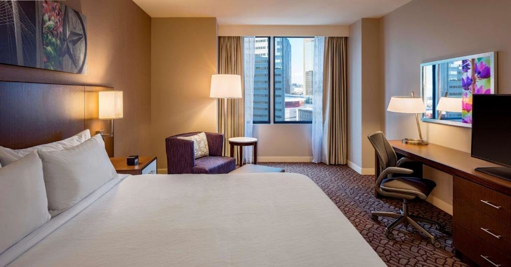 Двухместный гостевой номер с диваном-кроватью Superior with Parlor Hilton Garden Inn Downtown Dallas