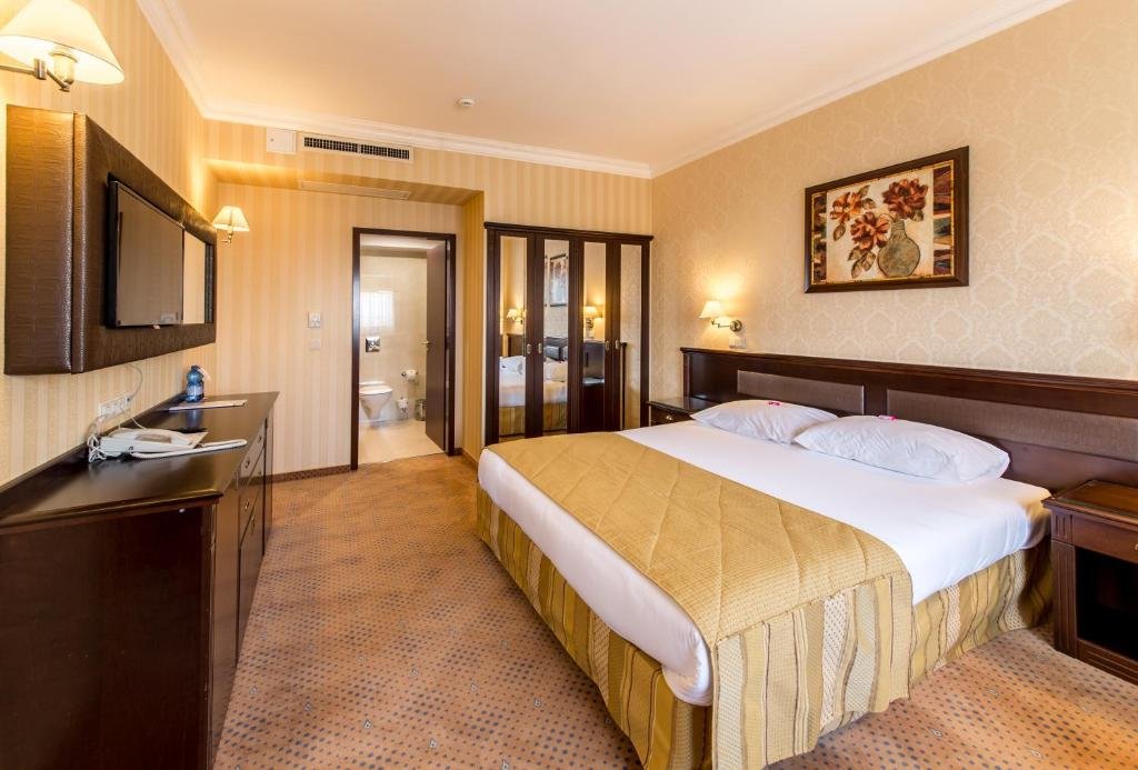 Suite with Kitchenette Ramada Hotel & Suites