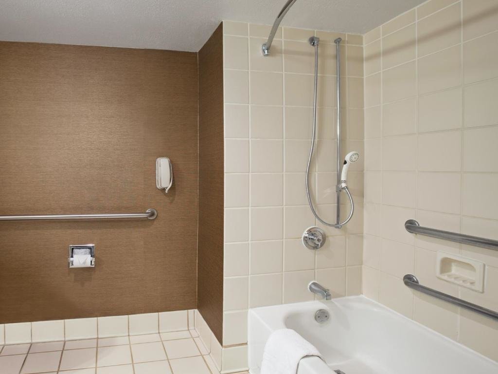 Двухместный люкс Accessible Corner c 1 комнатой Embassy Suites by Hilton Austin Arboretum