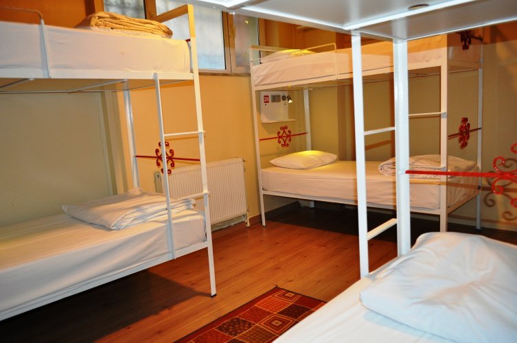Кровать в общем номере (женский номер) Antique Hostel