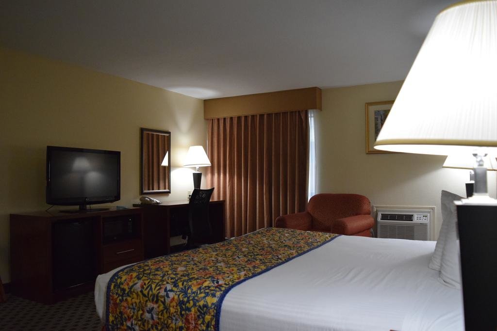 Suite Best Western near Lackland AFB Sea World