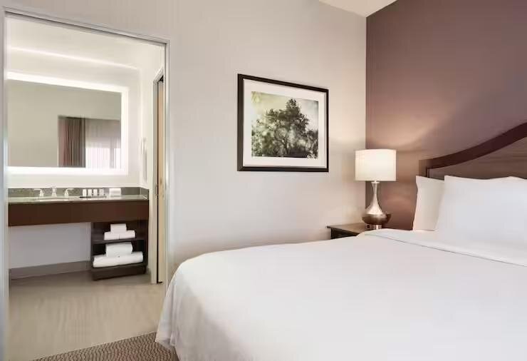 Люкс с 2 комнатами с видом на бассейн Embassy Suites by Hilton Temecula Valley Wine Country