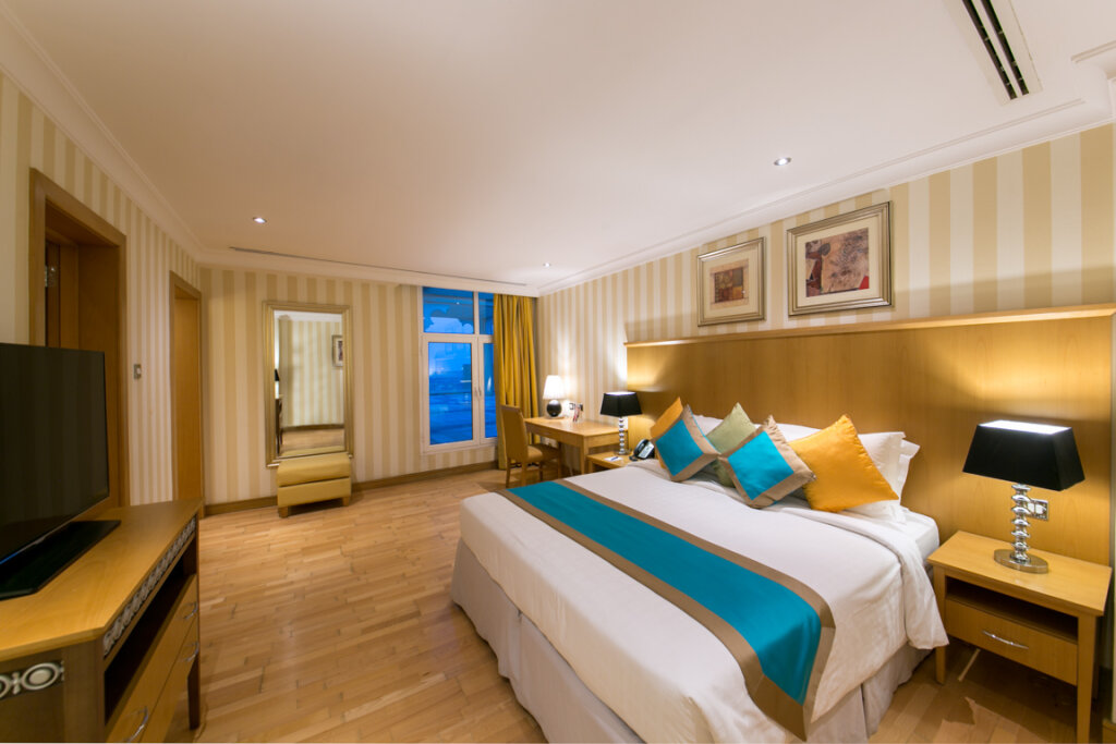 Люкс VIP Al Jahra Copthorne Hotel & Resort