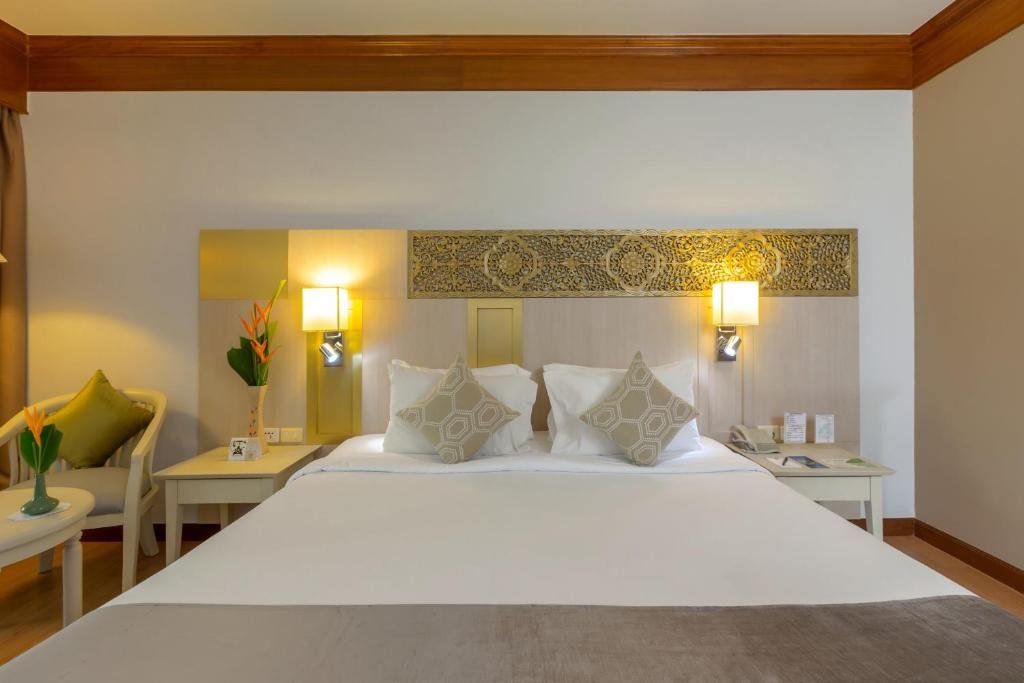 Двухместный номер Deluxe с балконом Отель Best Western Premier Bangtao Beach Resort and Spa