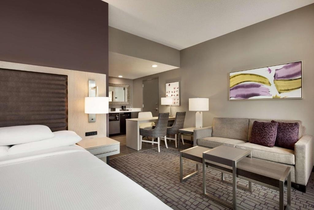 Accessible Doppel Suite 2 Schlafzimmer Embassy Suites by Hilton Charlotte Uptown