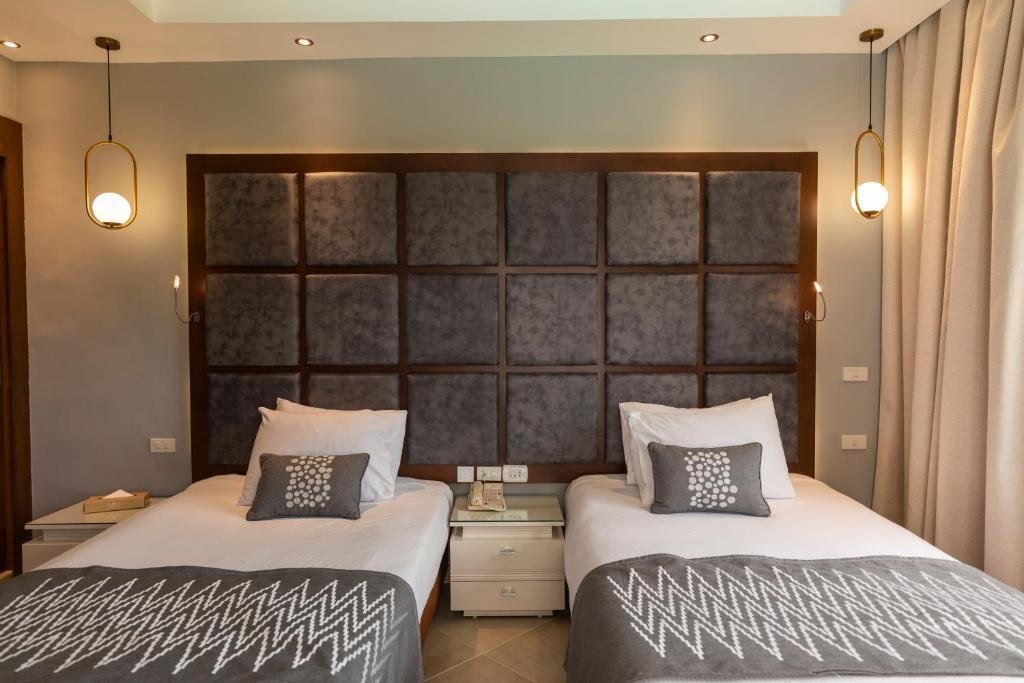 Четырёхместный люкс Pool с 2 комнатами Sunrise Crystal Bay Resort -Grand Select