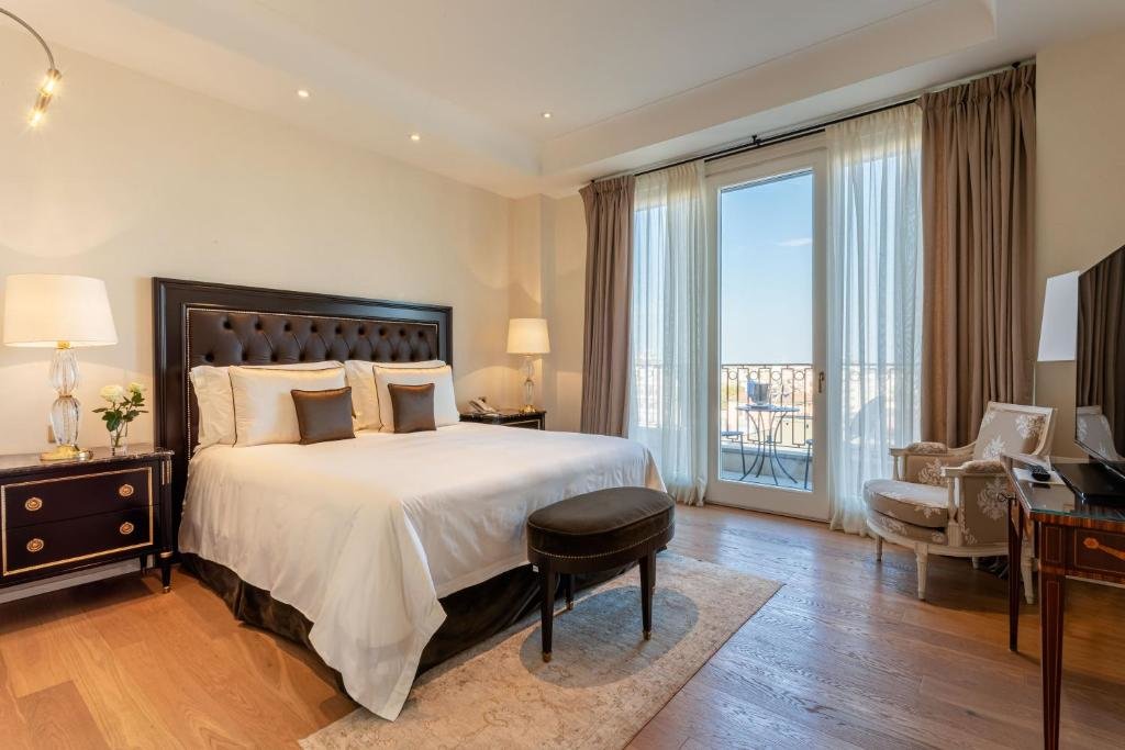 Двухместный люкс Prestige Panoramic Palazzo Parigi Hotel & Grand Spa - LHW