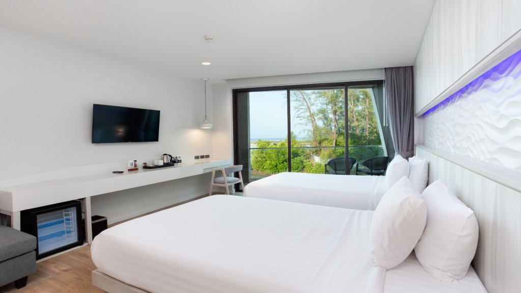 Deluxe Double room with balcony and with sea view The Hotspring Beach Resort & Spa - SHA Extra Plus