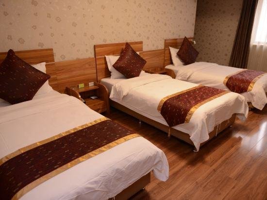 Budget Dreier Zimmer Donglong Hotel
