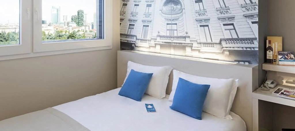 Двухместный номер Standard с красивым видом из окна B&B Hotel Milano Cenisio Garibaldi