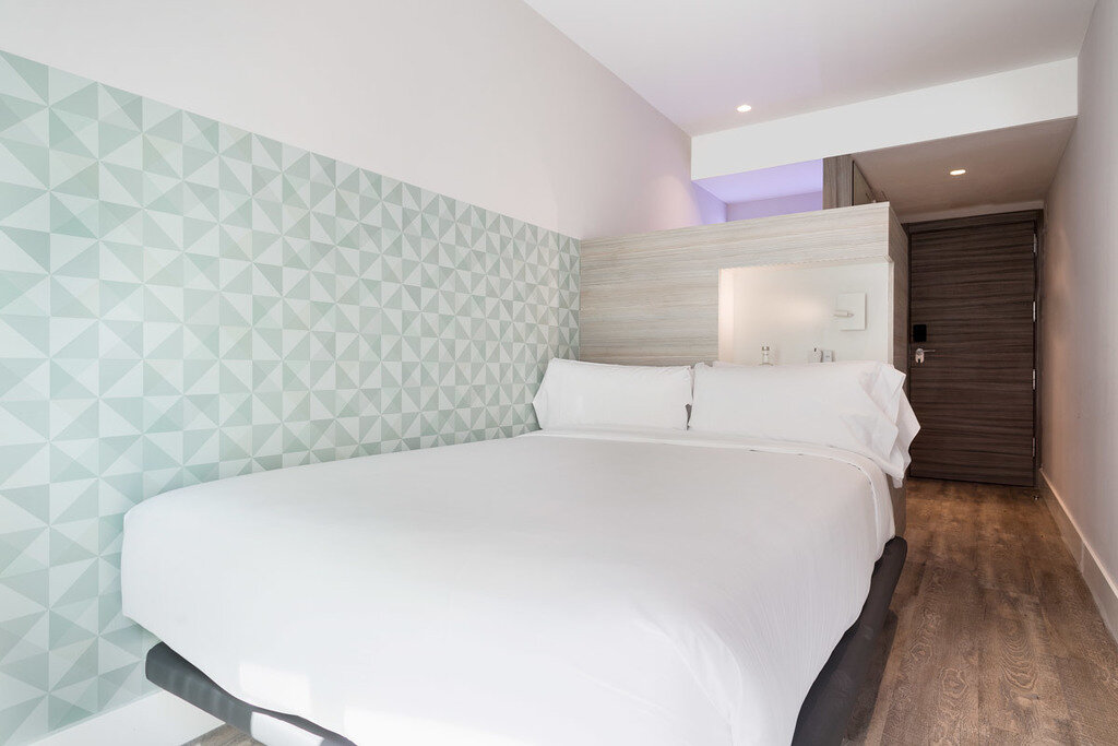 Mini room Niu Barcelona Hotel