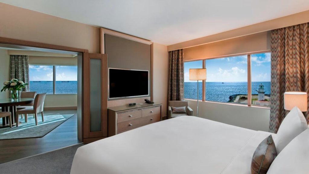 Двухместный люкс Ocean c 1 комнатой с видом на море Renaissance Polat Istanbul Hotel
