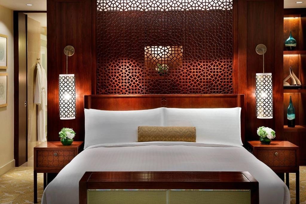 Клубный люкс Ocean Отель The Ritz-Carlton, Dubai
