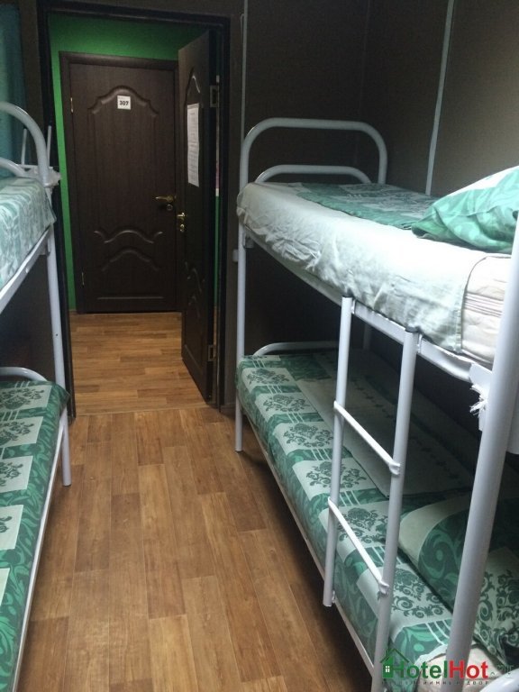 Кровать в общем номере Хостел HotelHot Фирсановская