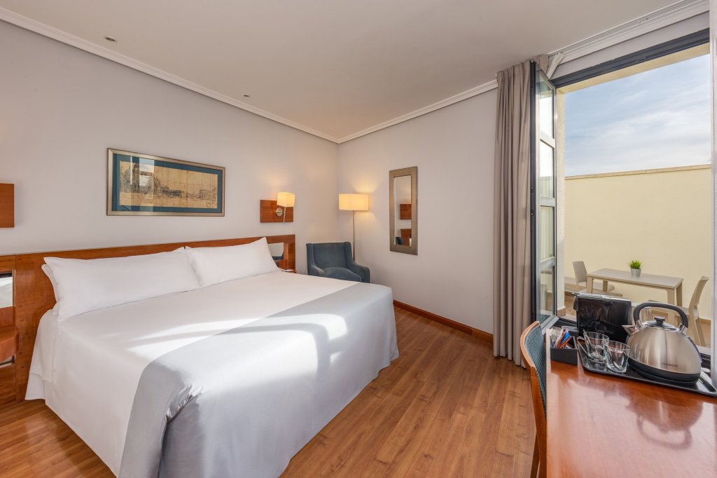 Premium with Terrace Double room Hotel Madrid Atocha, Affiliated