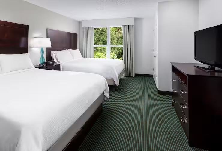 Двухместный люкс клубный с 2 комнатами Embassy Suites by Hilton Orlando Lake Buena Vista Resort