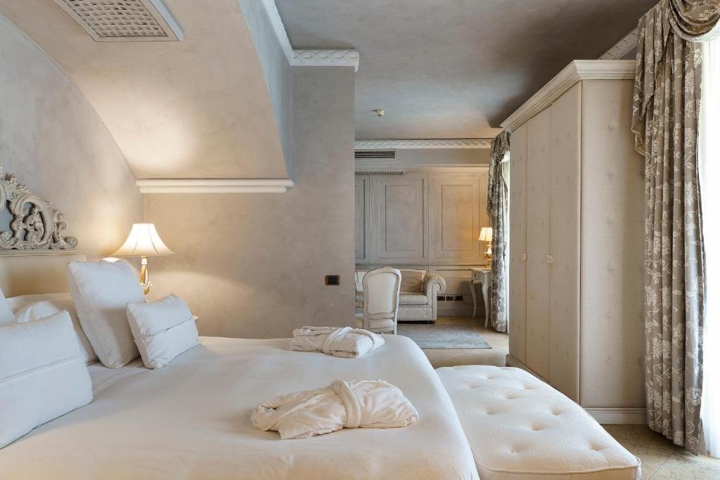 Suite doble Barocco Bianca Romano Palace Luxury Hotel