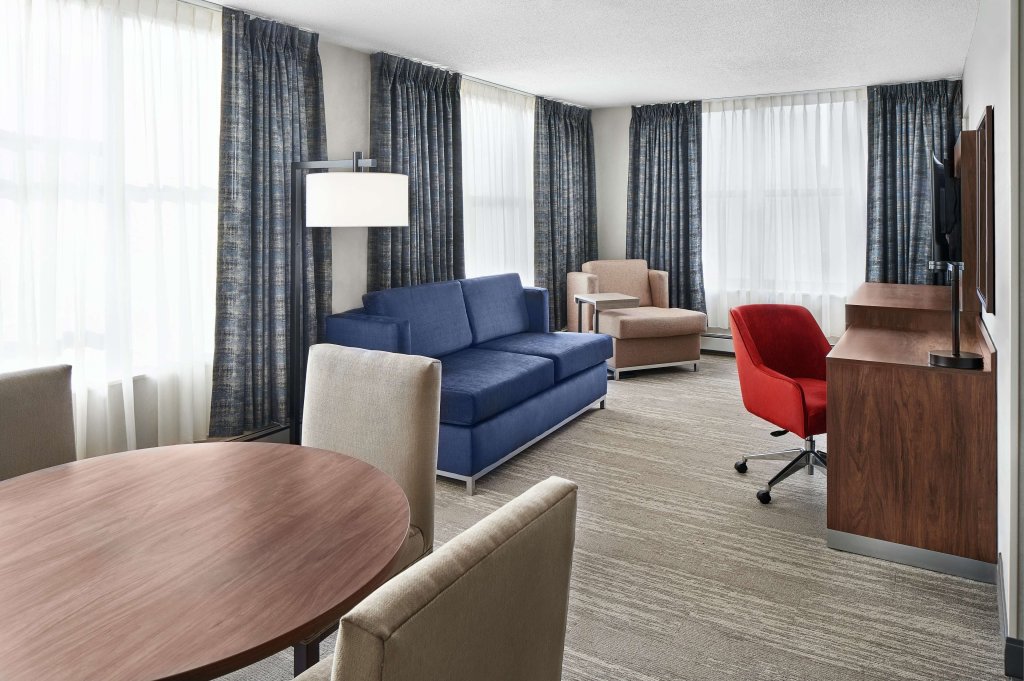 Двухместный люкс для гостей с ограниченными возможностями  Hampton Inn & Suites Chicago-Downtown