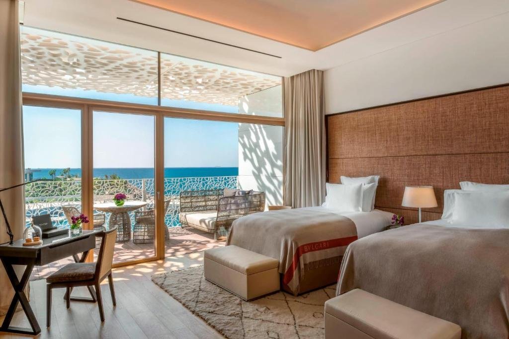 Четырёхместный номер Premium с балконом Bulgari Resort, Dubai