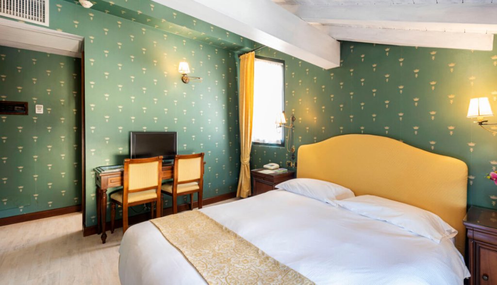 Double room with partial lake view Hotel Du Lac Menaggio