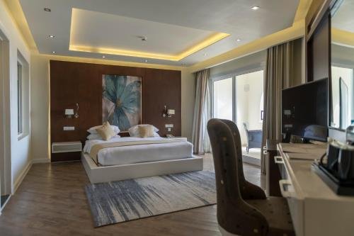 Двухместный семейный люкс Sunrise Montemare Resort -Grand Select