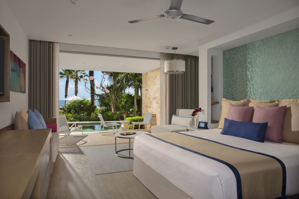 Suite junior Swim Out Tropical View Secrets Silversands Riviera Cancun