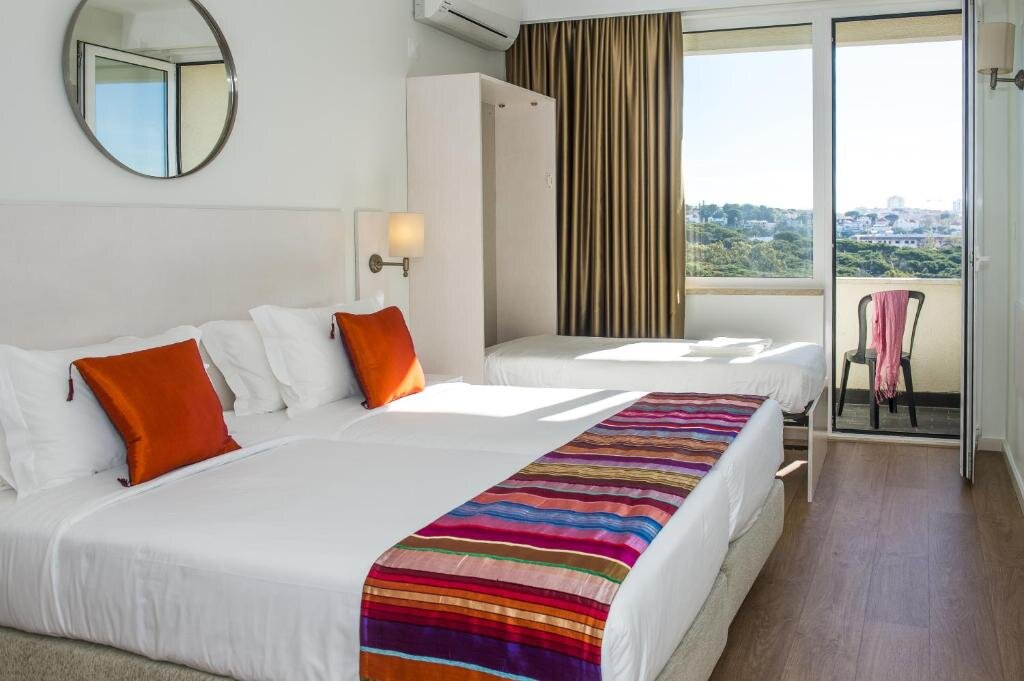 Двухместный Extra  номер с балконом Hotel Londres Estoril / Cascais