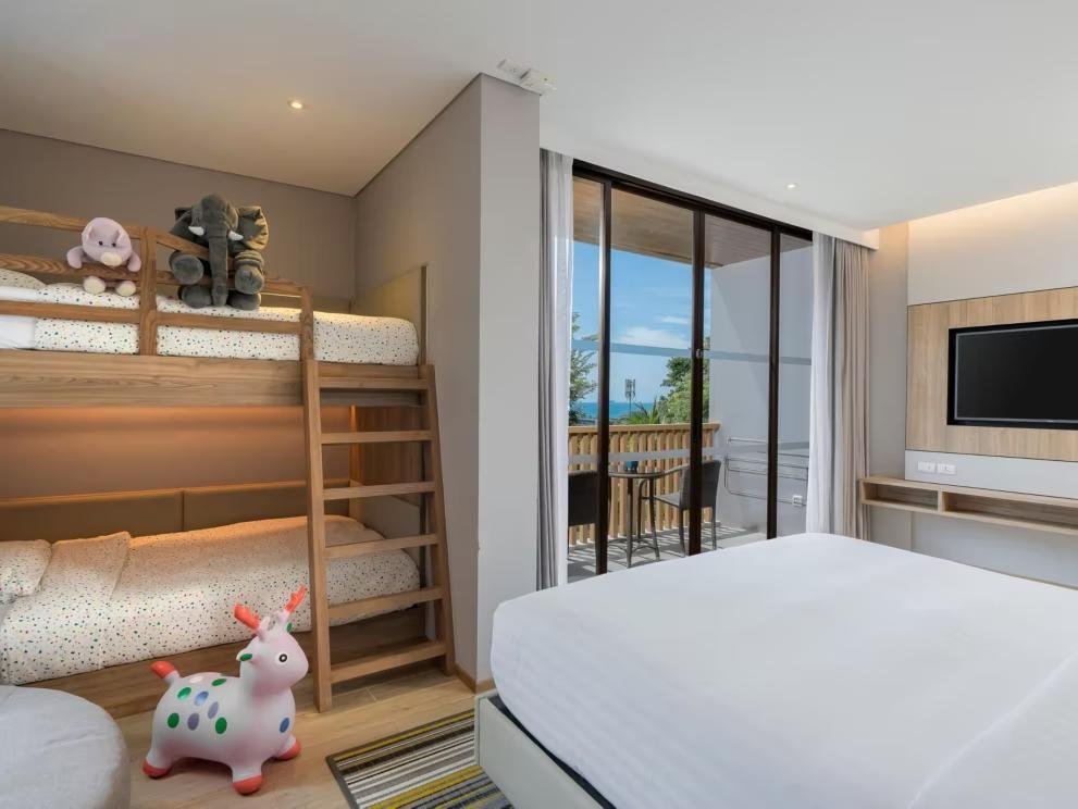 Номер семейный с балконом и с видом на море Holiday Inn Resort Krabi Ao Nang Beach, an IHG Hotel