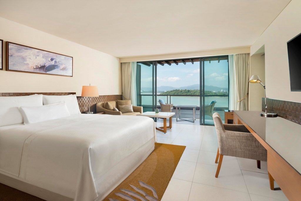 Двухместный люкс c 1 комнатой с видом на океан The Westin Siray Bay Resort & Spa, Phuket