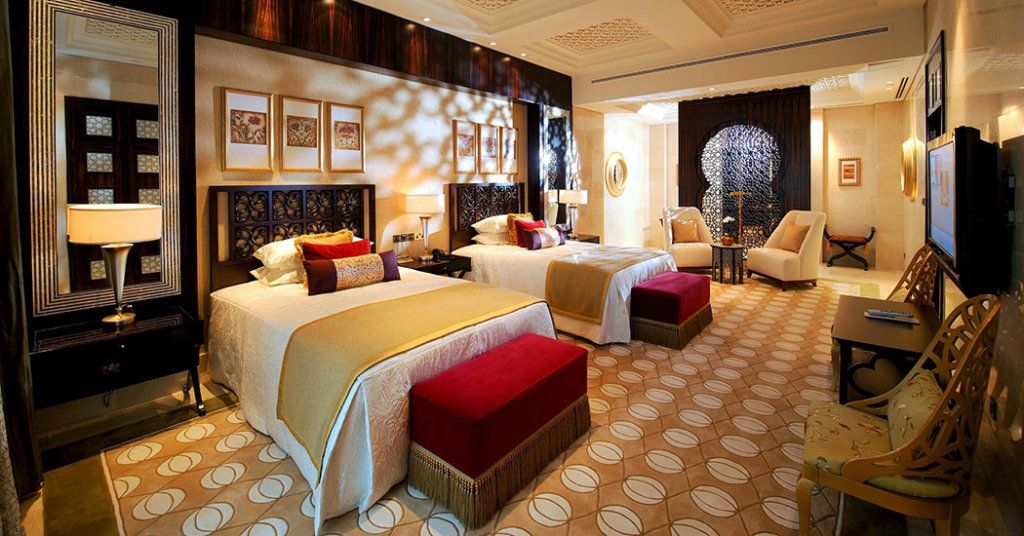 Четырёхместный люкс Royal 2 bedrooms Отель Raffles Dubai