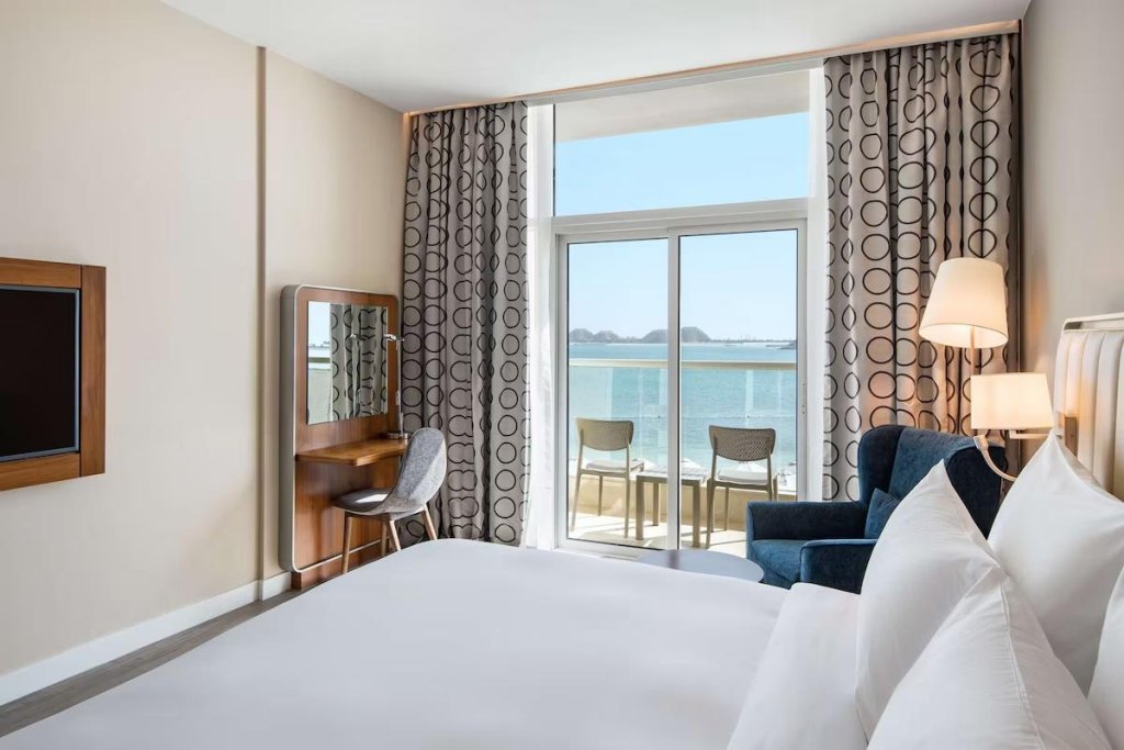 Premium Double room with balcony and with sea view Radisson Resort Ras Al Khaimah Marjan Island