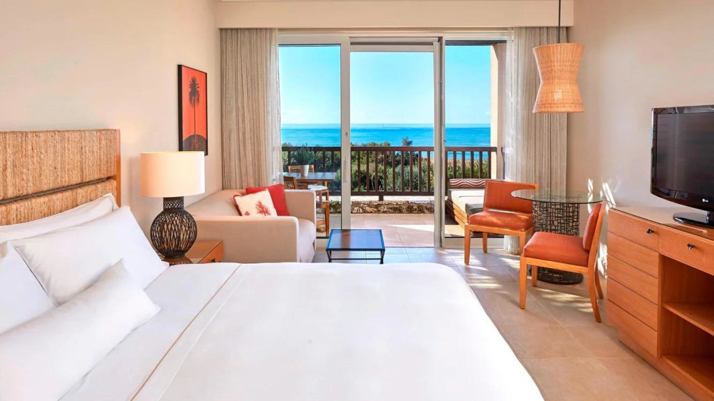 Двухместный номер Premium Deluxe с балконом и с видом на море The Westin Resort, Costa Navarino