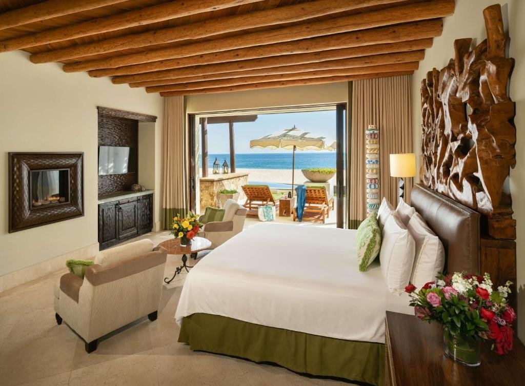 Четырёхместный люкс с 2 комнатами beachfront Waldorf Astoria Los Cabos Pedregal