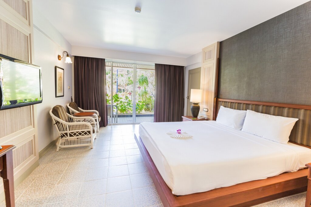Deluxe Double room with pool view Phuket Orchid Resort and Spa - SHA Extra Plus