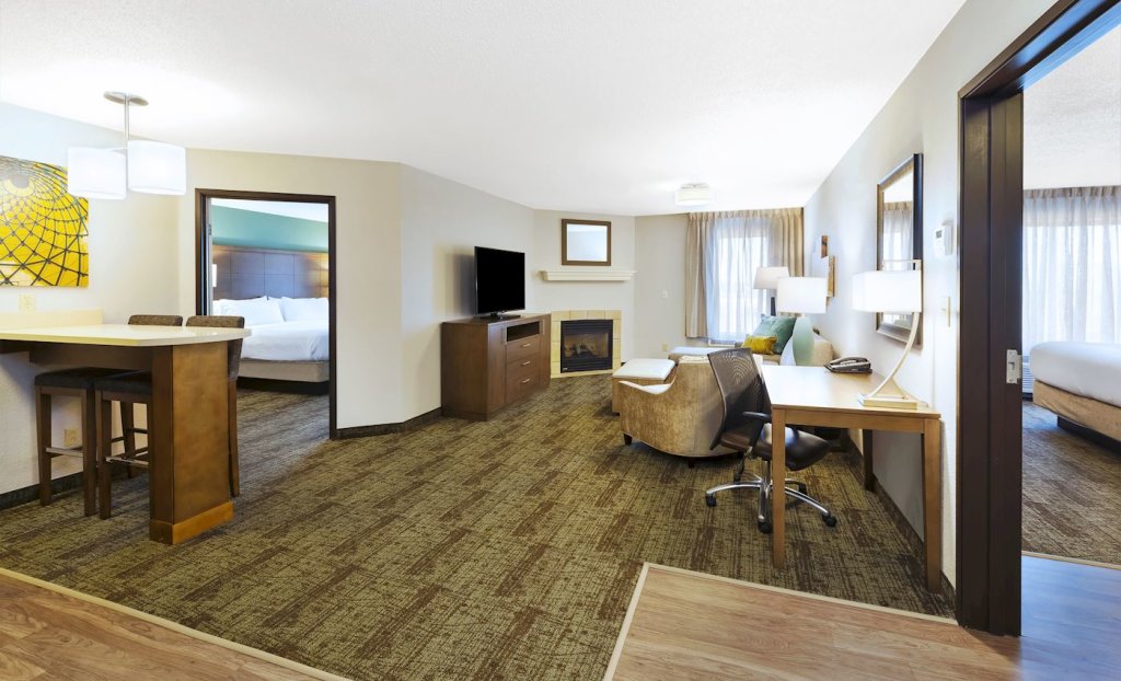 2 Bedrooms Executive Suite Staybridge Suites Columbia, an IHG Hotel