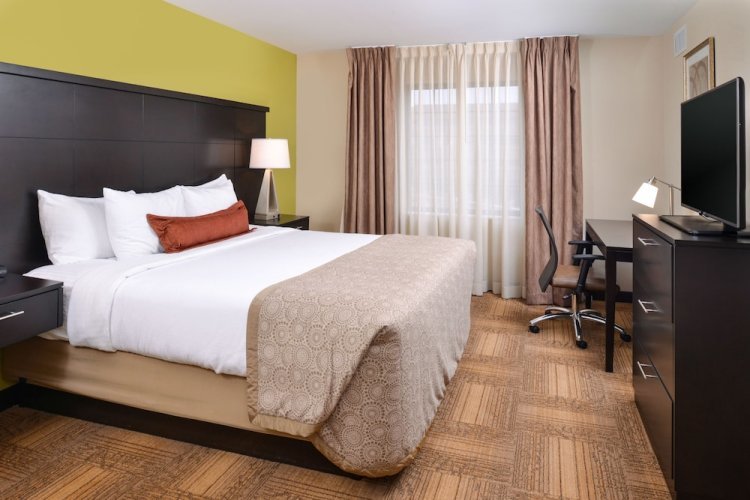 One Bedroom Suite Staybridge Suites Merrillville, an IHG Hotel
