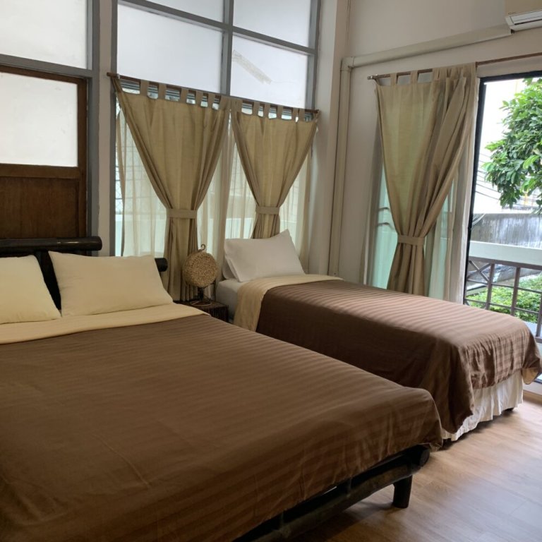 Air-Con Triple room Lamphu House Bangkok