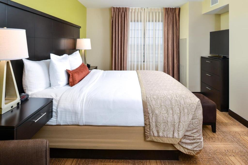 Two Bedroom Suite Staybridge Suites Merrillville, an IHG Hotel