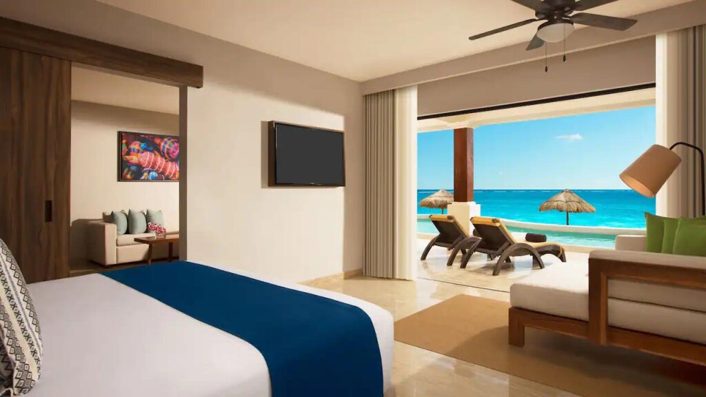 Люкс Swim Out Master beachfront Dreams Sapphire Resort & Spa