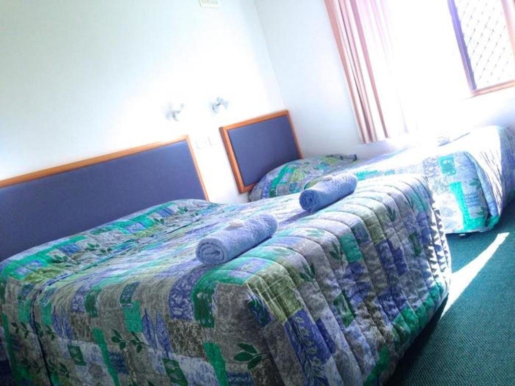 Suite séxtuple 2 dormitorios con balcón y con vista Pelicans Motel San Remo